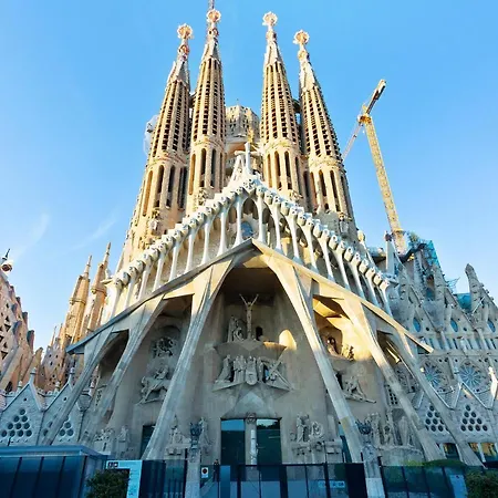 Centric Sagrada Familia Apartments-2